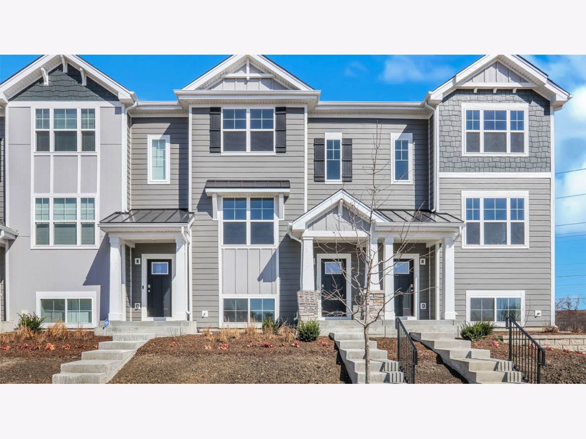 Condos & Townhomes Sold The Townes At Oak Creek Mundelein Illinois, 2167 Yellowstone