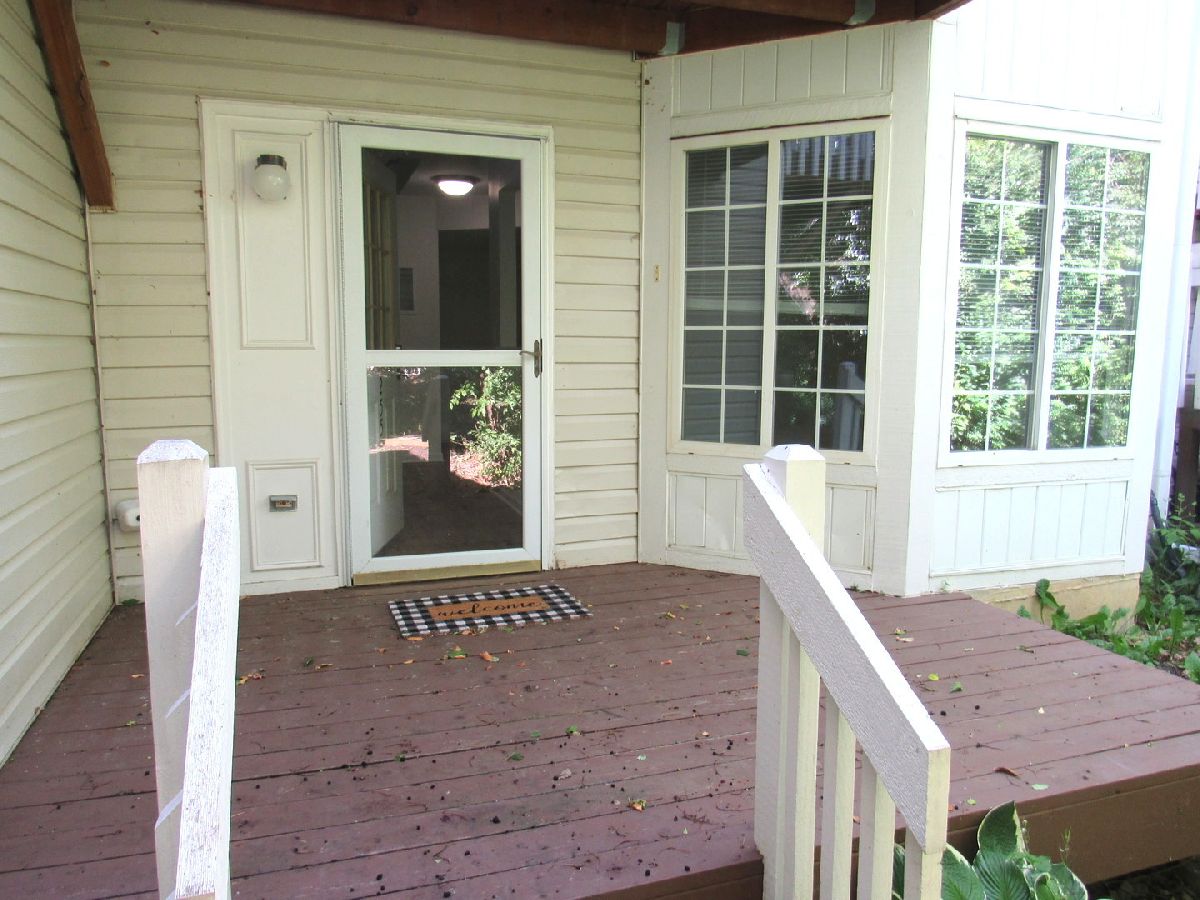  Rented Round Lake Illinois, 255 Treehouse