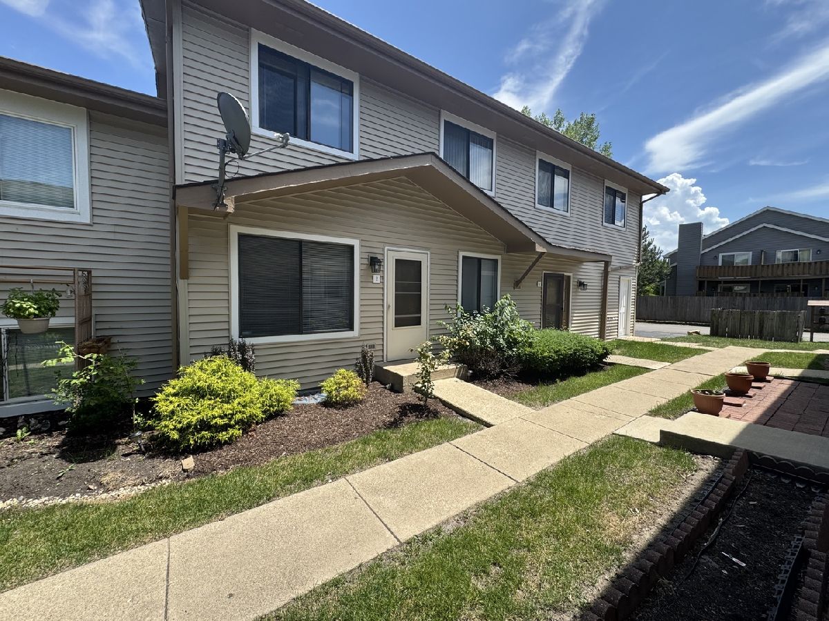  Rented Warrenville Illinois, 29W529 Winchester