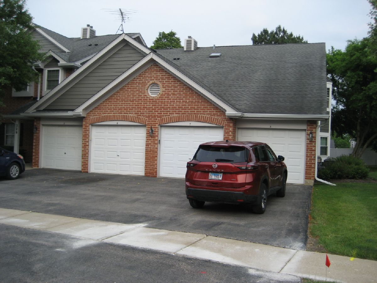Condos & Townhomes Rented Heatherwood Estates Schaumburg Illinois, 329 Pembroke