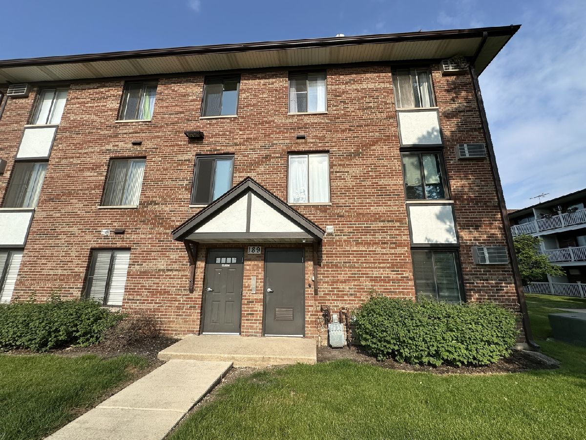 Condominiums For Sale Willows Aurora Illinois, 189 Gregory Street