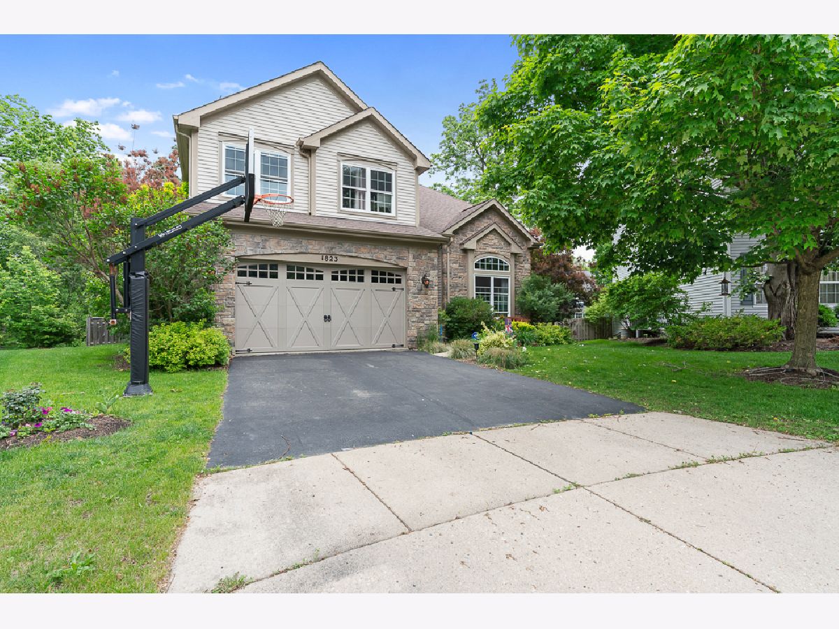 Homes Sold Regency Woods Libertyville Illinois, 1823 Robin