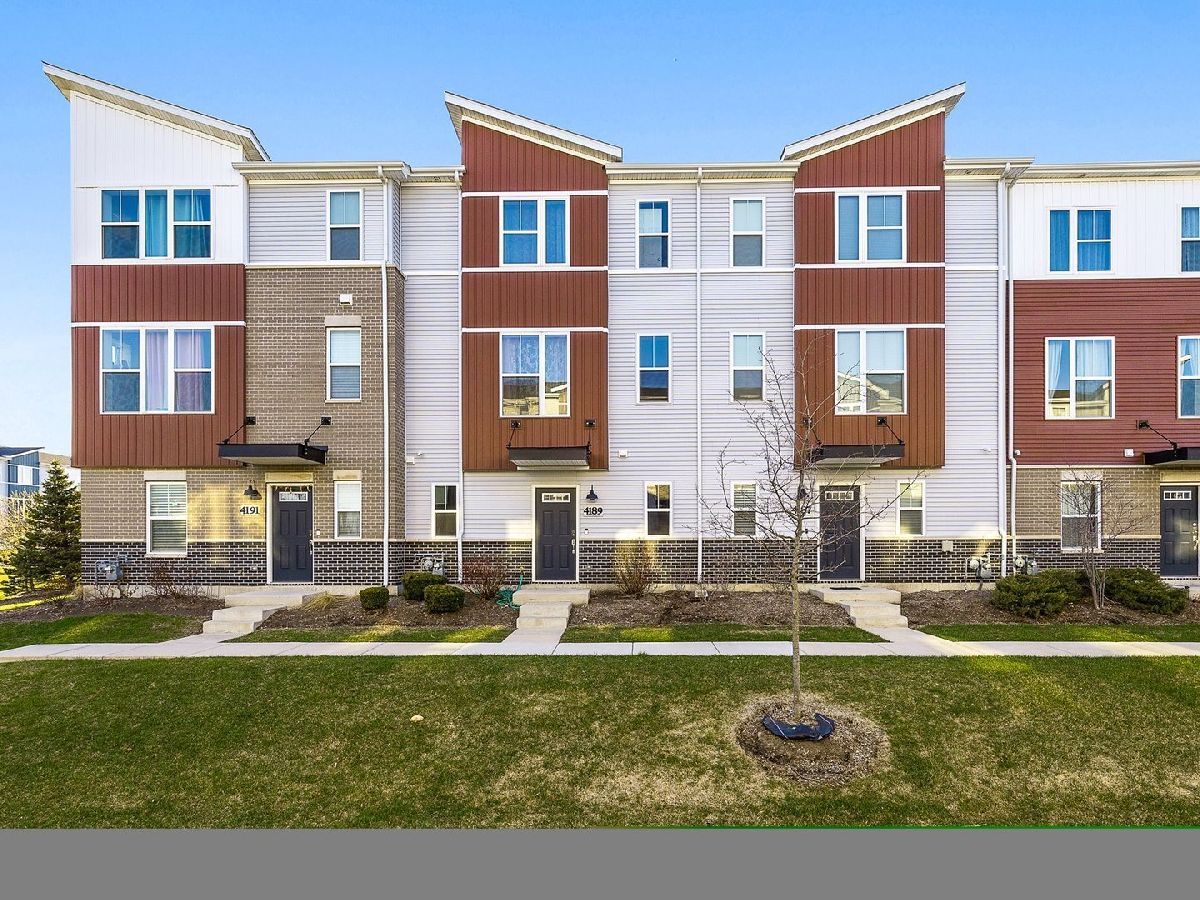 Condos & Townhomes Rented Gramercy Square Aurora Illinois, 4189 Calder