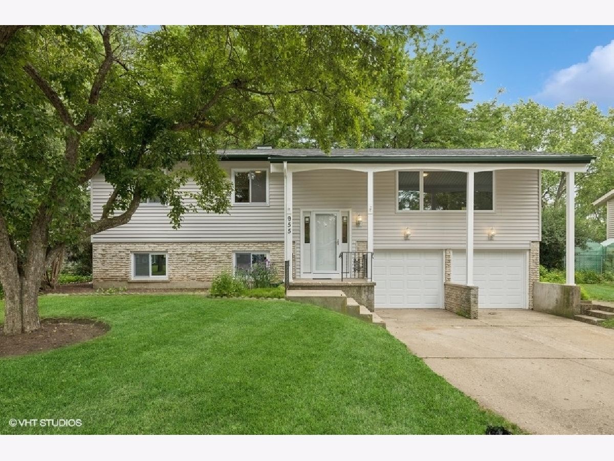 Homes & Condos & Townhomes Sold Coventry Crystal Lake Illinois, 955 Coventry