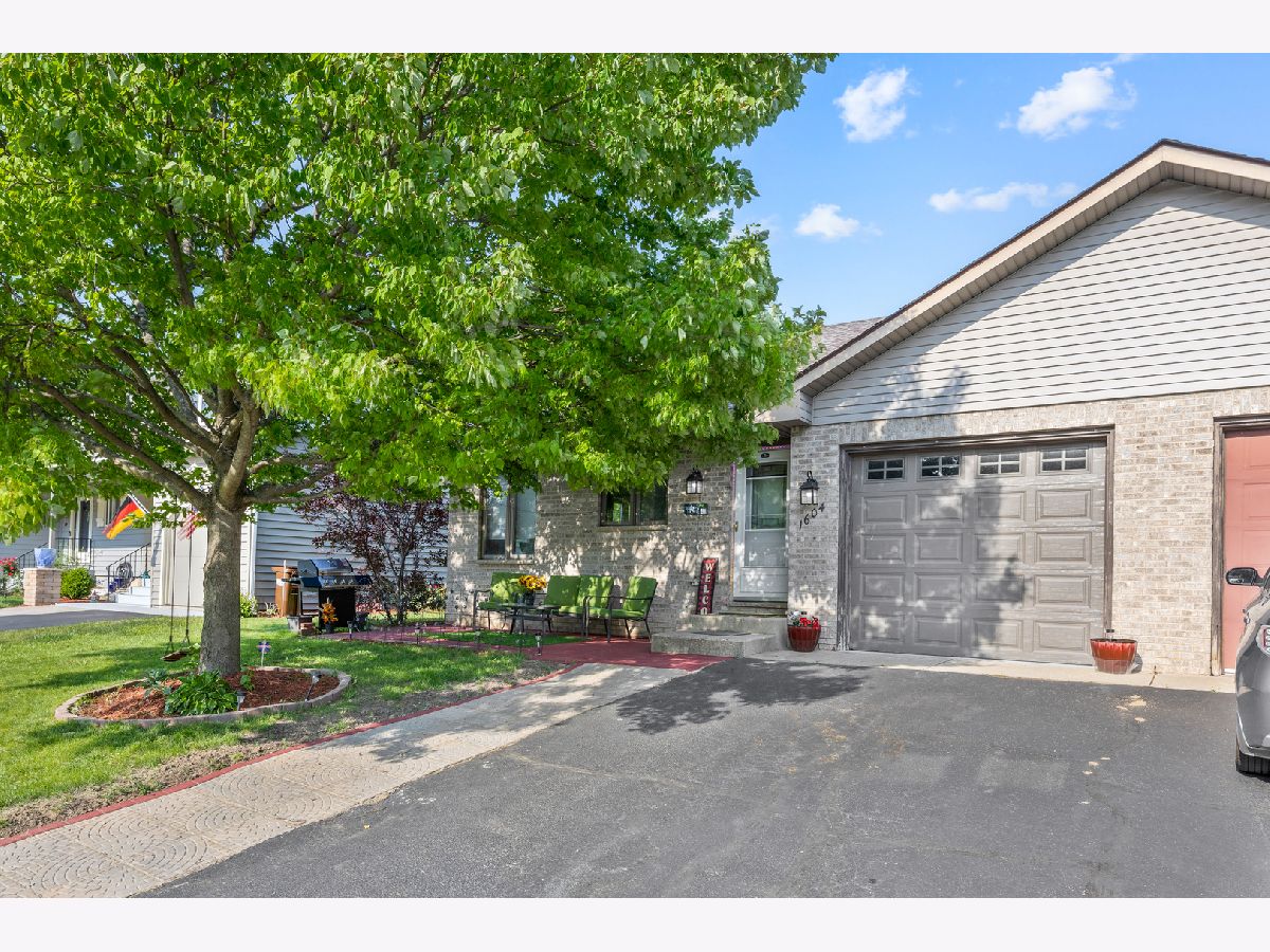 Homes & Condos & Townhomes Sold Edgewood Woodstock Illinois, 1604 Poplar