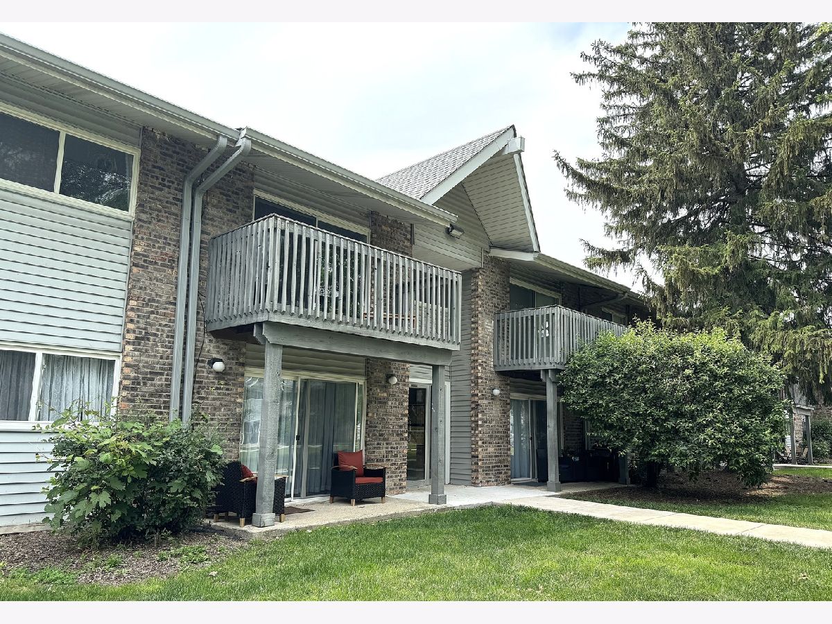 Rented Willowbrook Illinois, 10S771 Clarendon Hills