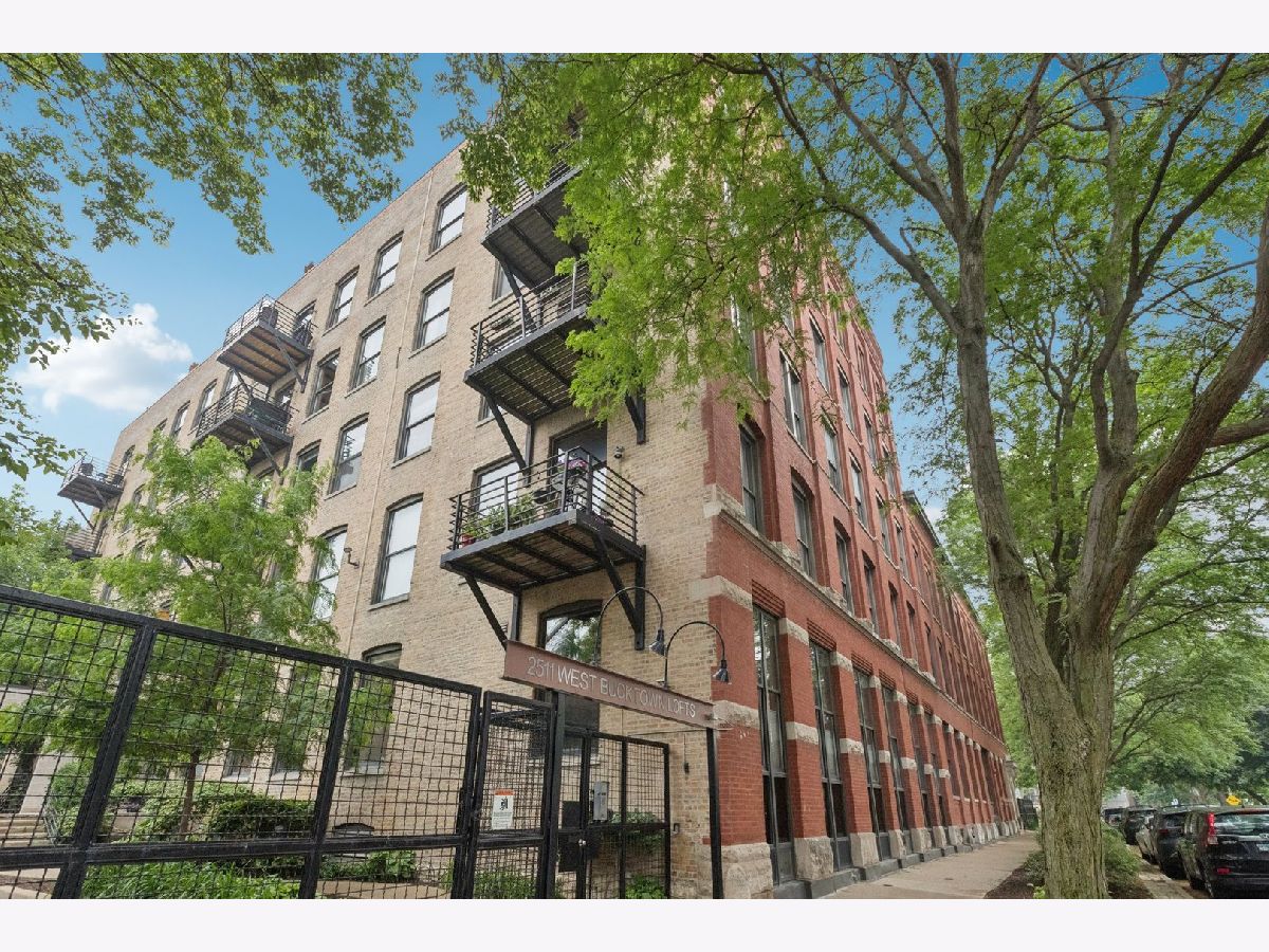 Condos & Townhomes & Homes Sold Bucktown Chicago Illinois, 2511 Moffat