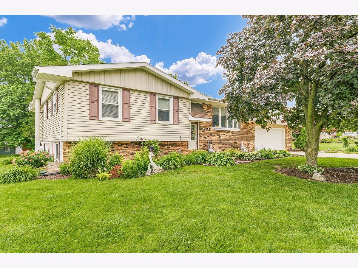  Sold Monticello Illinois, 805 Crestview