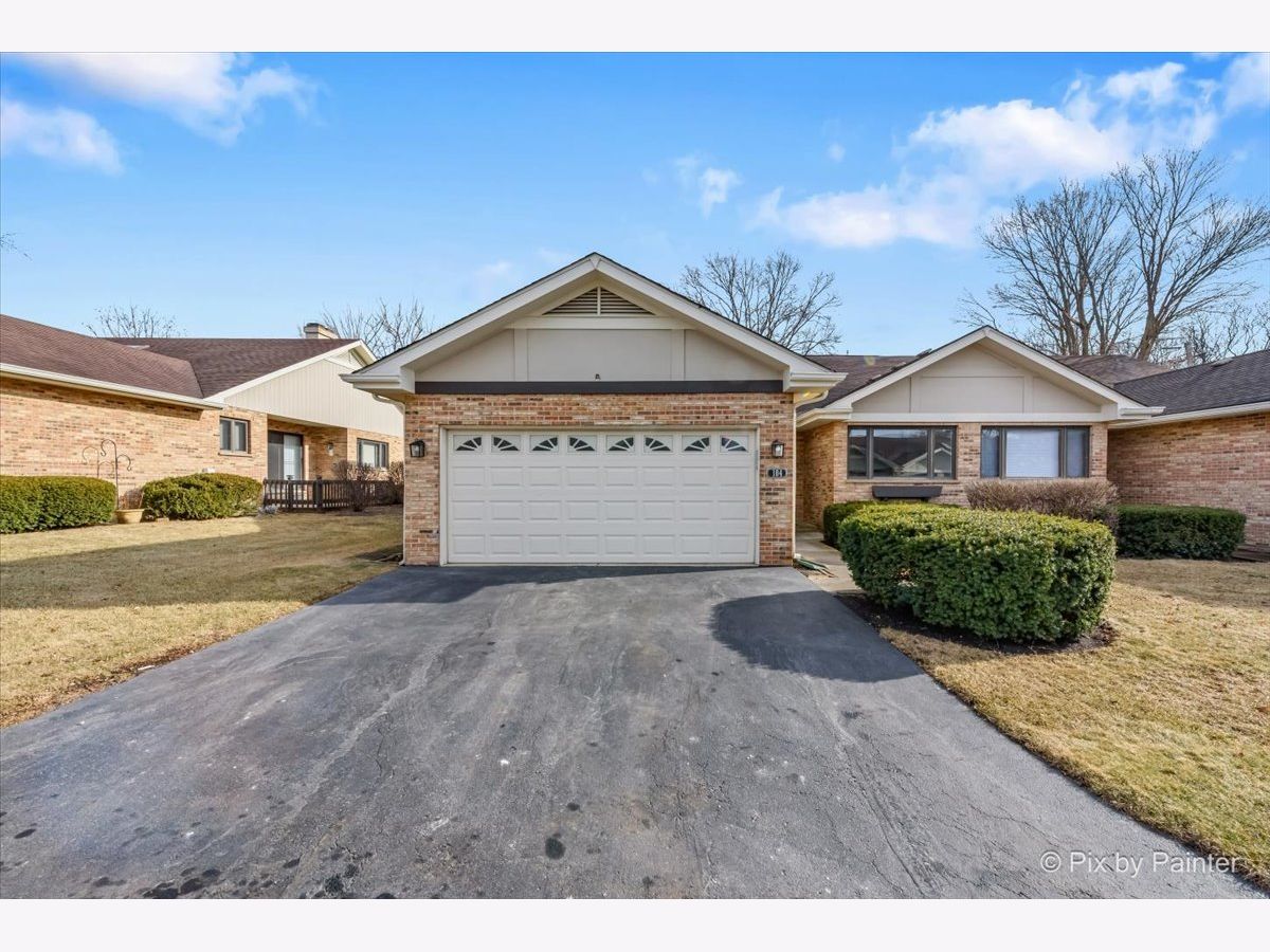  Rented Bloomingdale Illinois, 104 Villa