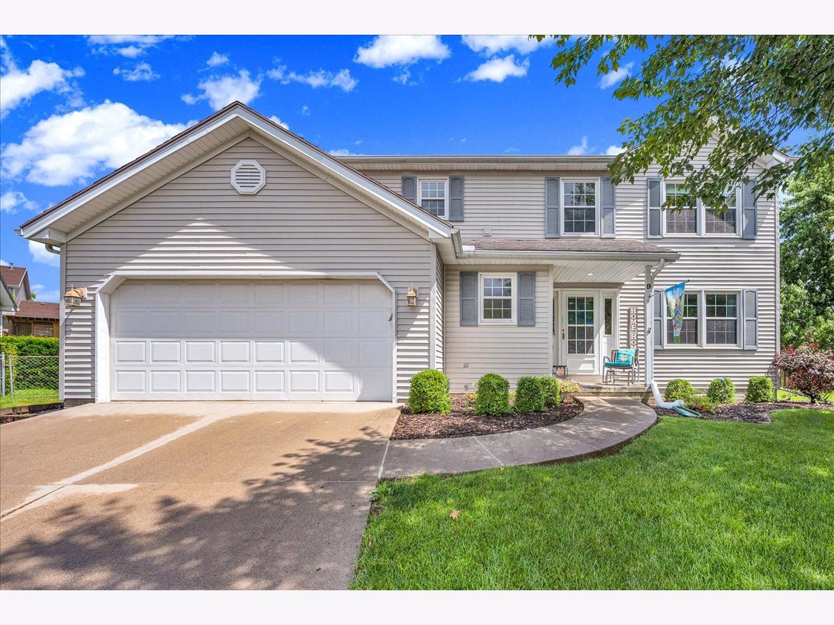 Condos & Townhomes & Homes Sold Midlands Bloomington Illinois, 9 Remi