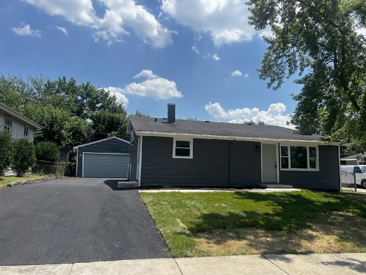  Sold Carpentersville Illinois, 805 Monroe