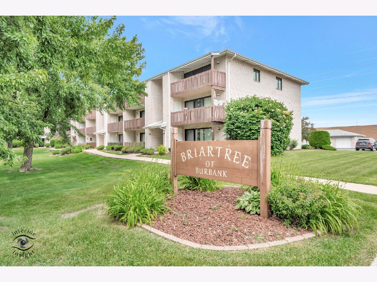Condominiums Sold Briartree Burbank Illinois, 7550 Briartree