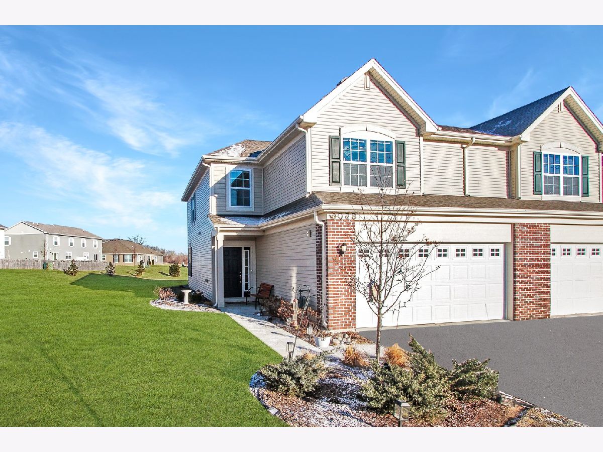 Townhomes & Homes Sold Meadows Of West Bay Wonder Lake Illinois, 8506 Stillwater