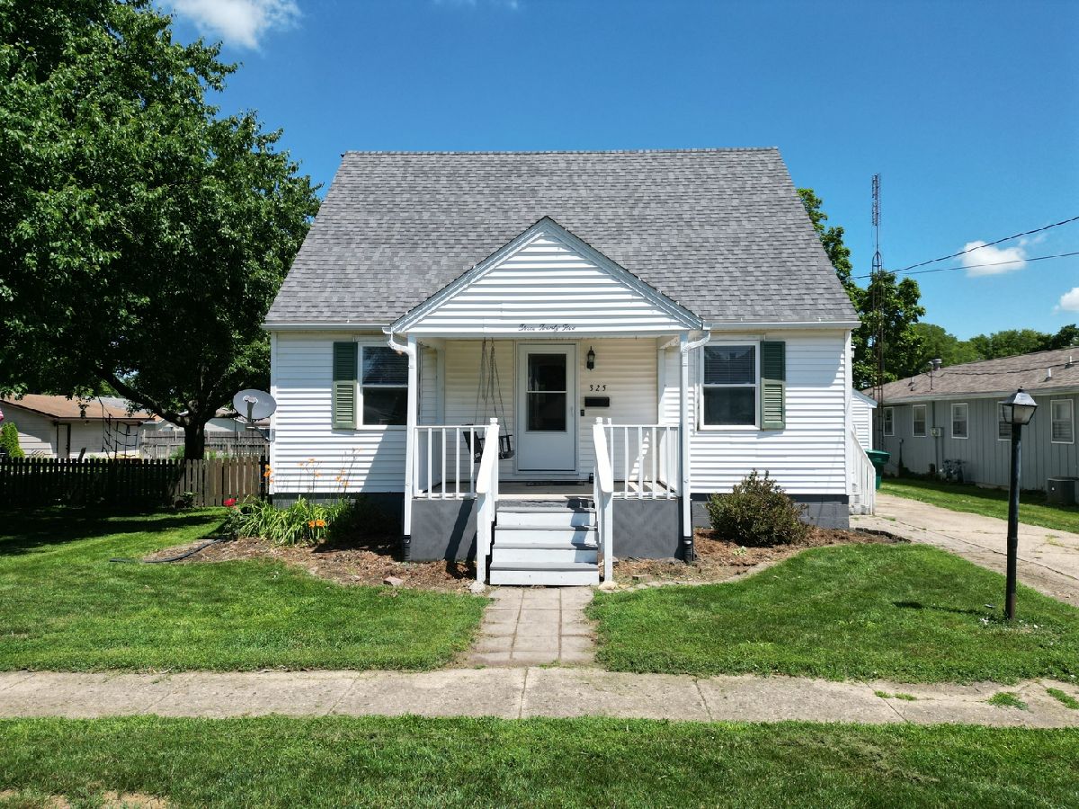 Sold El Paso Illinois, 325 Second