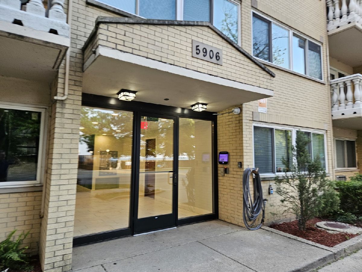  Rented Chicago Illinois, 5906 Sheridan