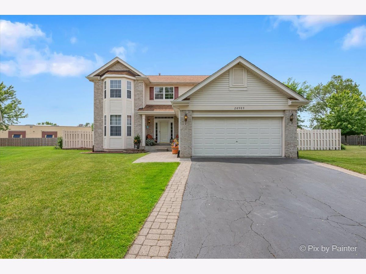  Sold Lakemoor Illinois, 28909 Honeysuckle