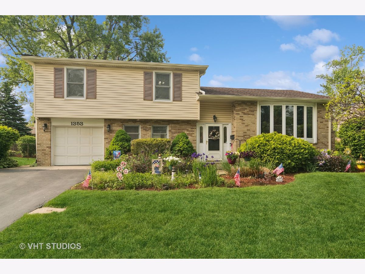 Homes Sold Winston Park Palatine Illinois, 1353 Joan