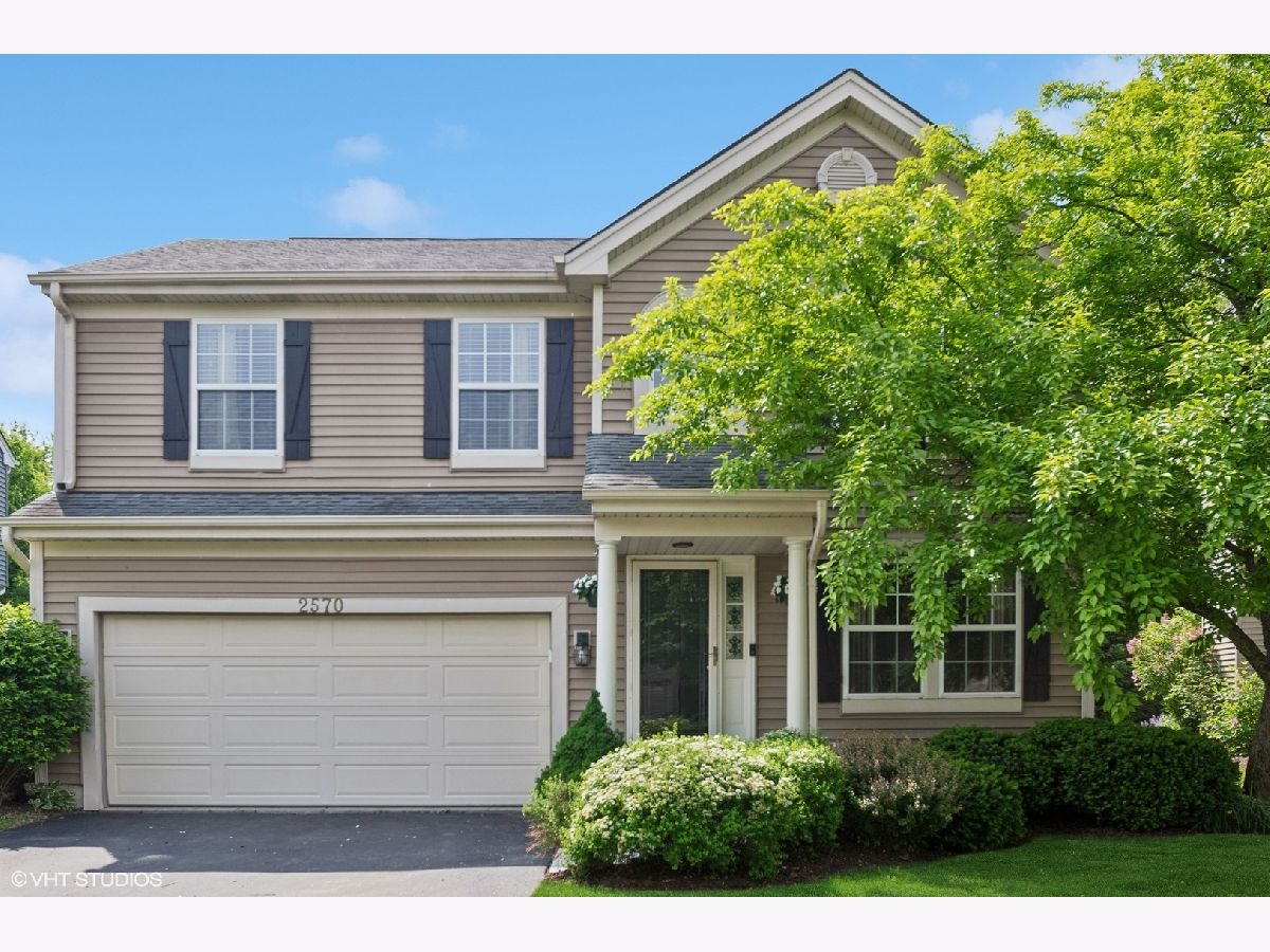 Homes & Condos & Townhomes Sold Meadowbrook Lake In The Hills Illinois, 2570 Fairfax