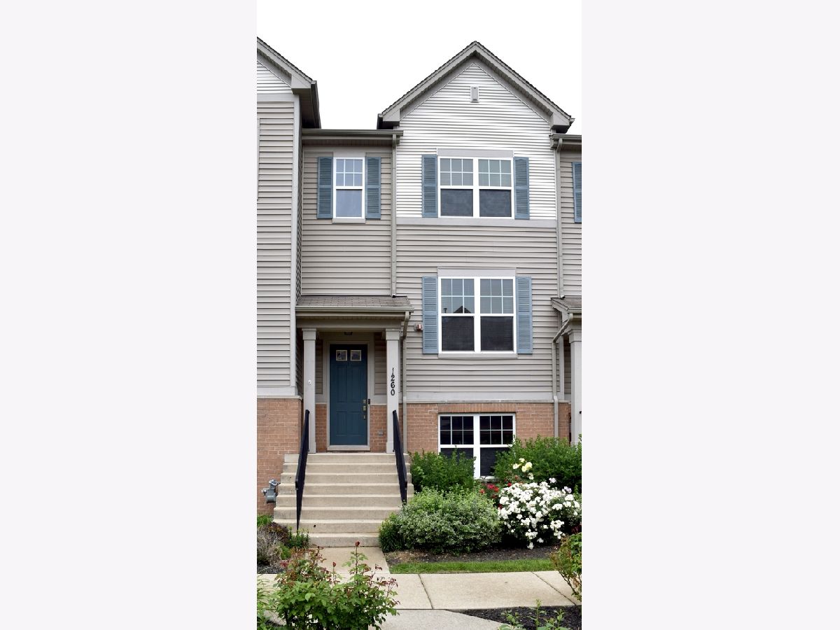 Townhomes Rented Lexington Park Des Plaines Illinois, 1260 Evergreen