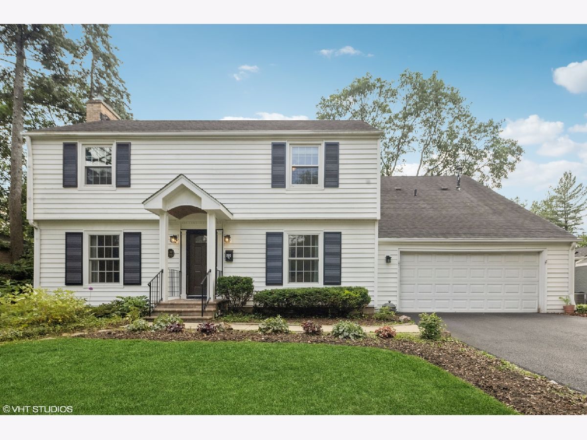 Homes For Sale Fairway Estates Wheaton Illinois, 220 Elm Street