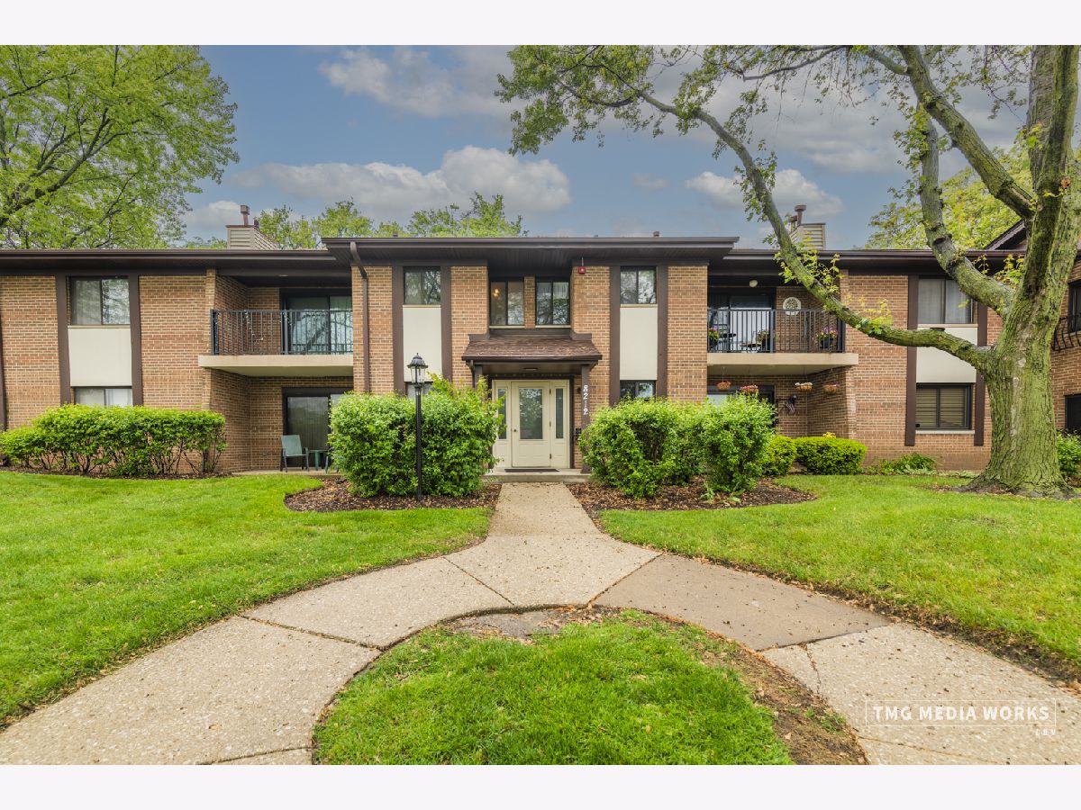 Condominiums Sold Piers Ii Woodridge Illinois, 8212 Anchor