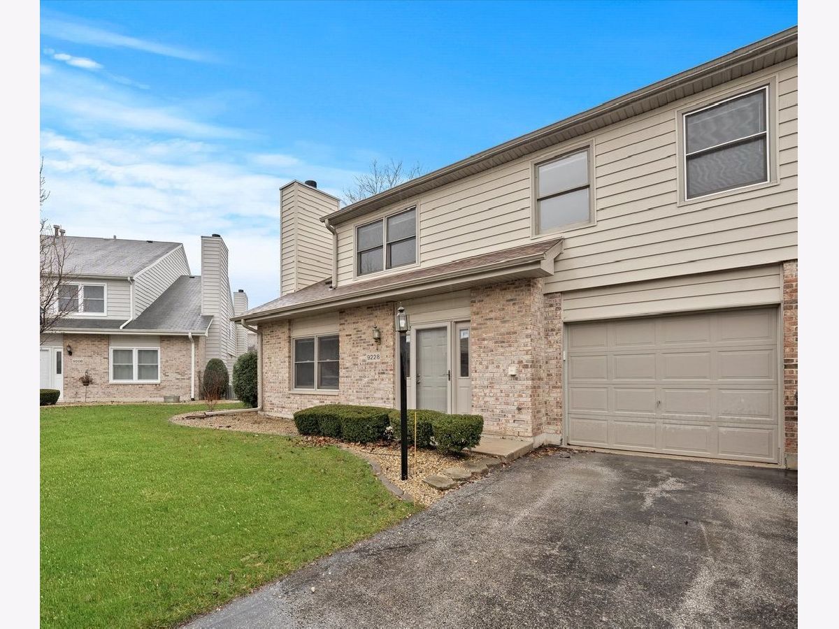 Rented Orland Park Illinois, 9228 Cliffside