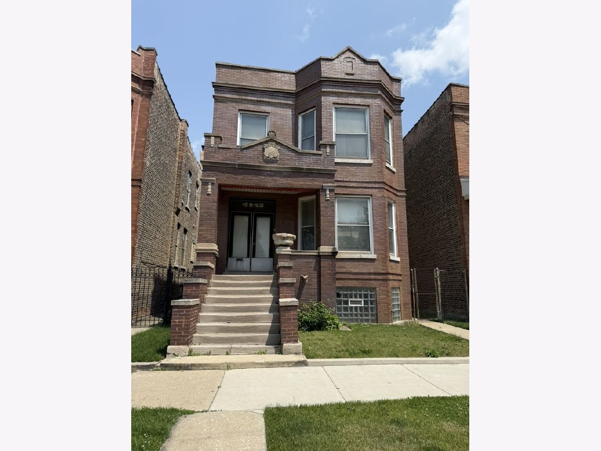  Rented Chicago Illinois, 4042 Cermak