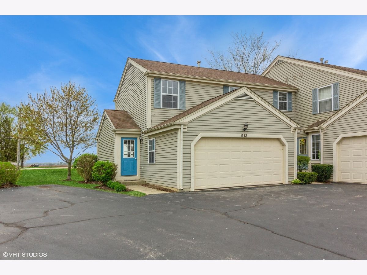 Townhomes & Homes Sold Deerpass Marengo Illinois, 913 Village
