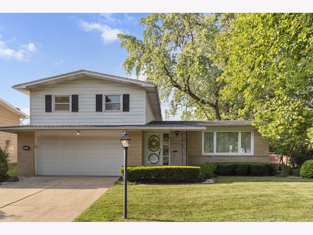  Sold Glenwood Illinois, 821 Manor