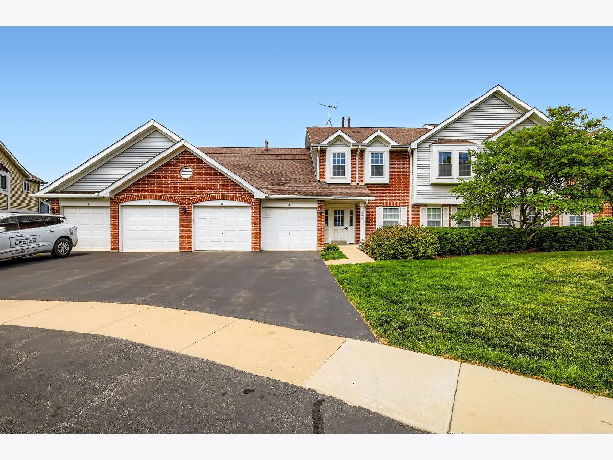 Townhomes & Condos Sold Turnberry Manor Roselle Illinois, 1240 Winfield