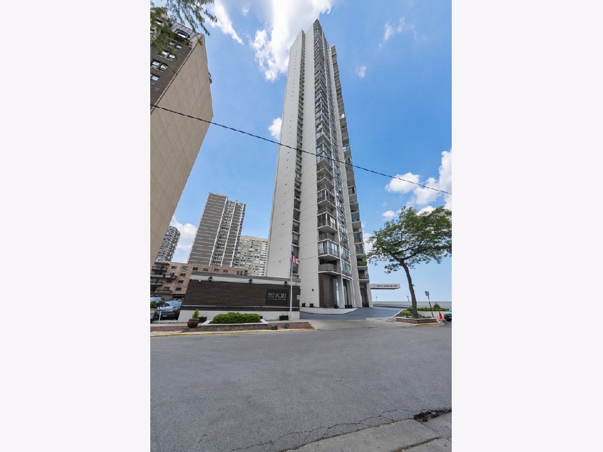 Condominiums Sold East Point Condominiums Chicago Illinois, 940 Glenlake
