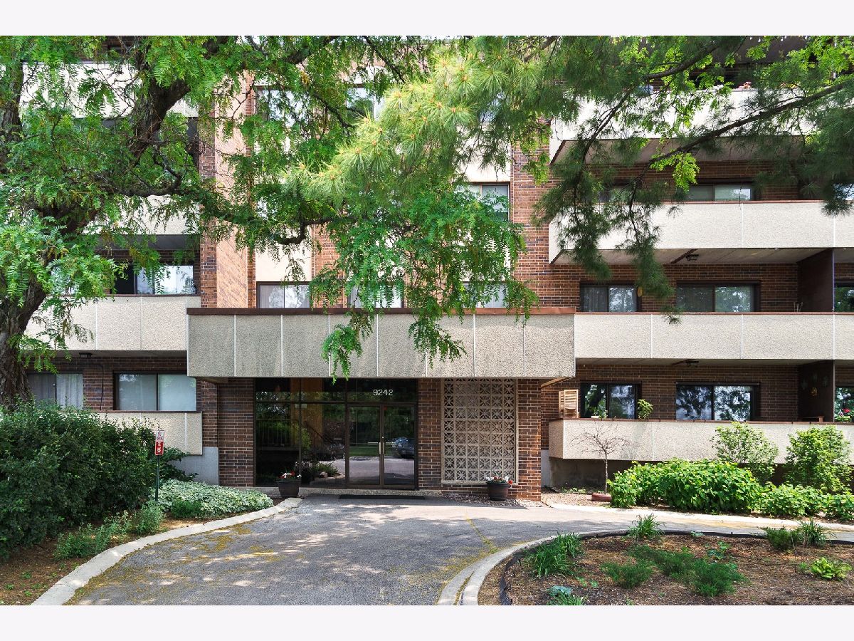 Condominiums Sold Gross Point Towers Skokie Illinois, 9242 Gross Point