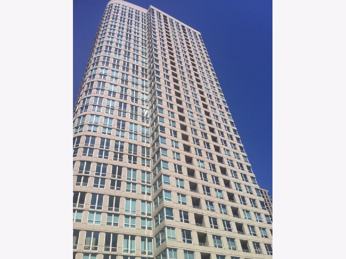 Condominiums Rented Sterling Chicago Illinois, 345 La Salle