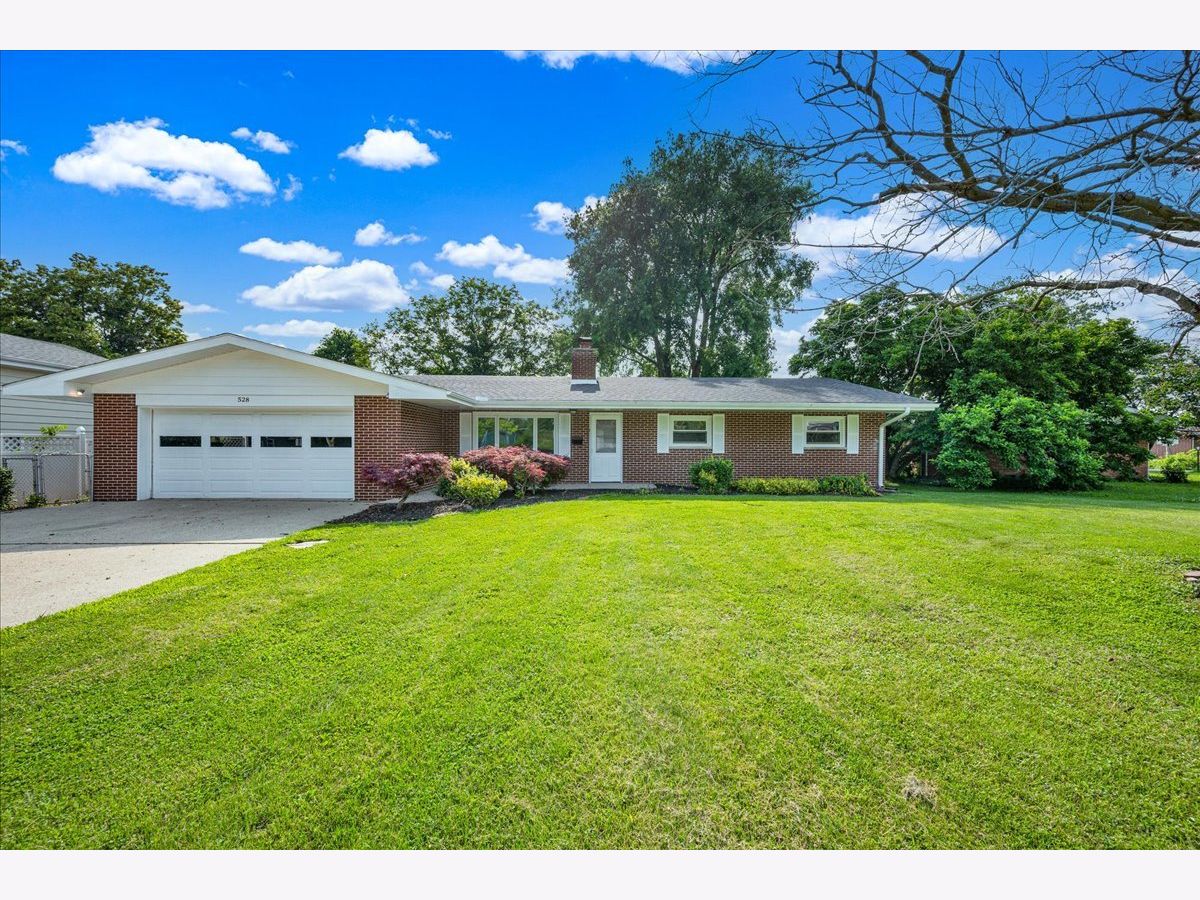  Sold Charleston Illinois, 528 Ashby