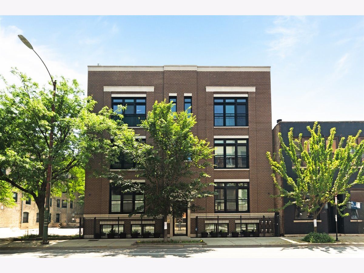  Sold Chicago Illinois, 1211 Belmont
