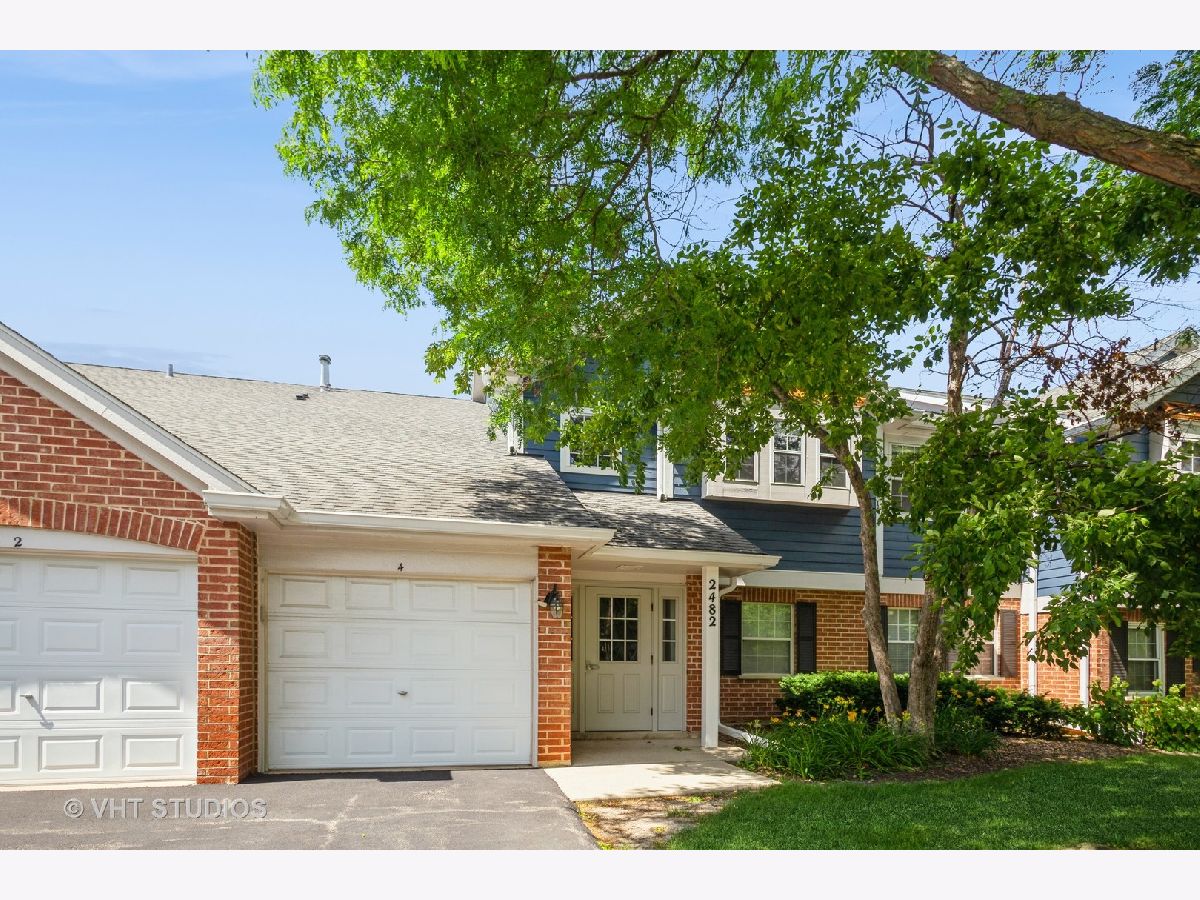 Condos & Townhomes Sold Heatherwood Estates Schaumburg Illinois, 2482 Charleston