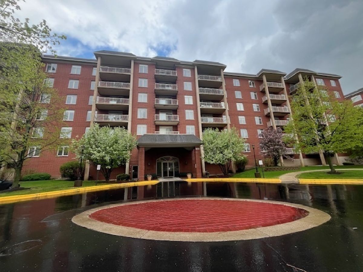 Condos & Townhomes & Homes Sold Woodlands Of Morton Grove Morton Grove Illinois, 8300 Callie