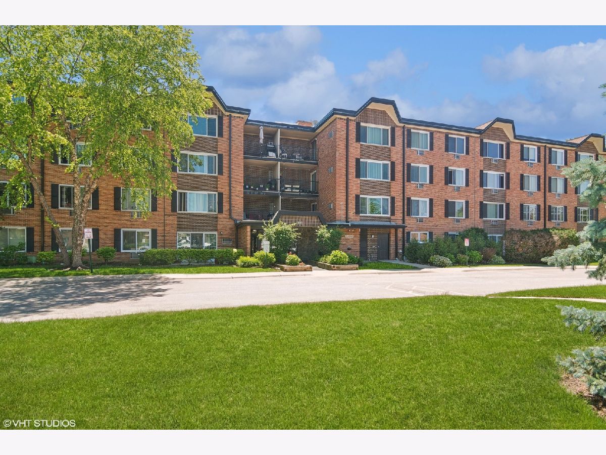 Condominiums Sold Mallard Cove Arlington Heights Illinois, 1127 Old Wilke