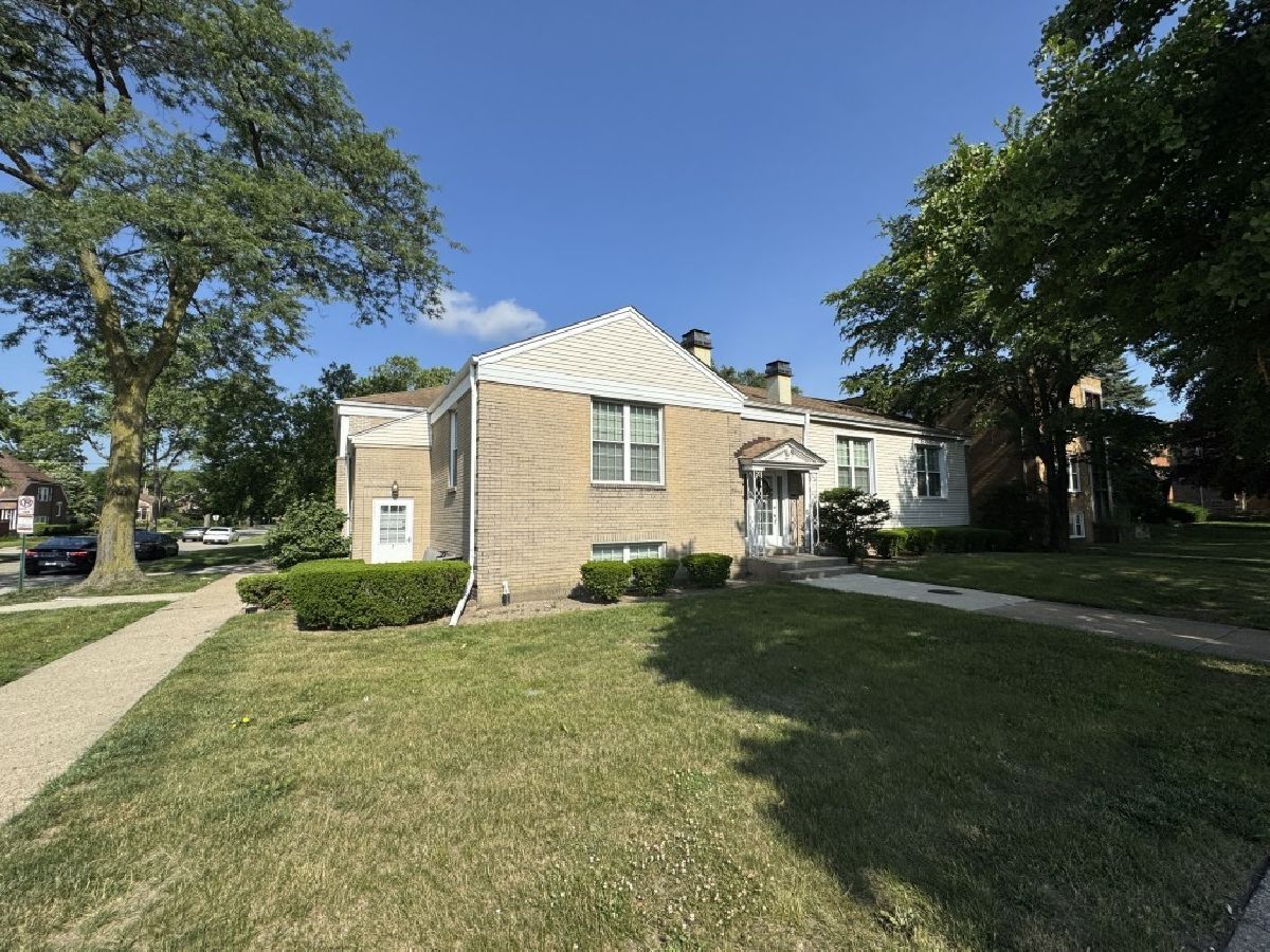  Rented Riverside Illinois, 2944 Harlem