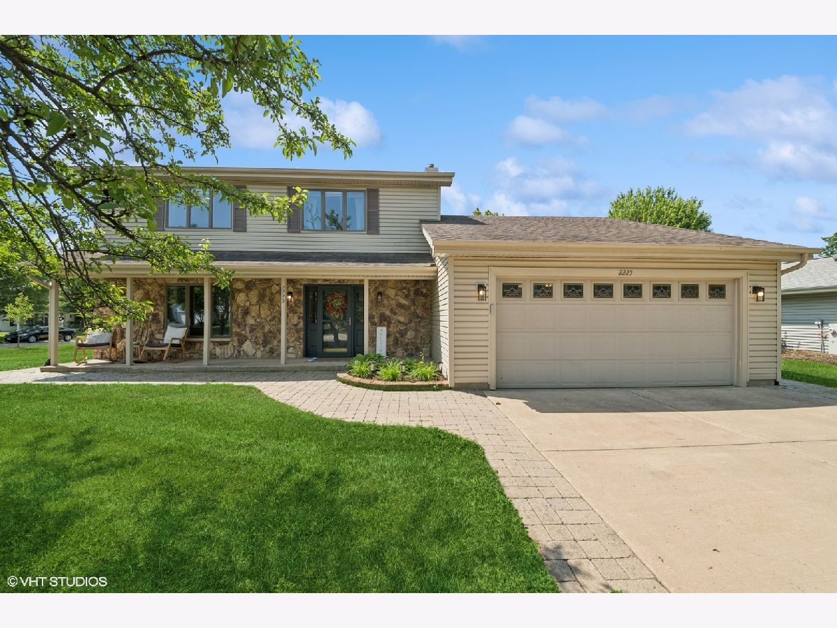 Homes & Condos & Townhomes Sold Weathersfield Schaumburg Illinois, 2225 Weathersfield