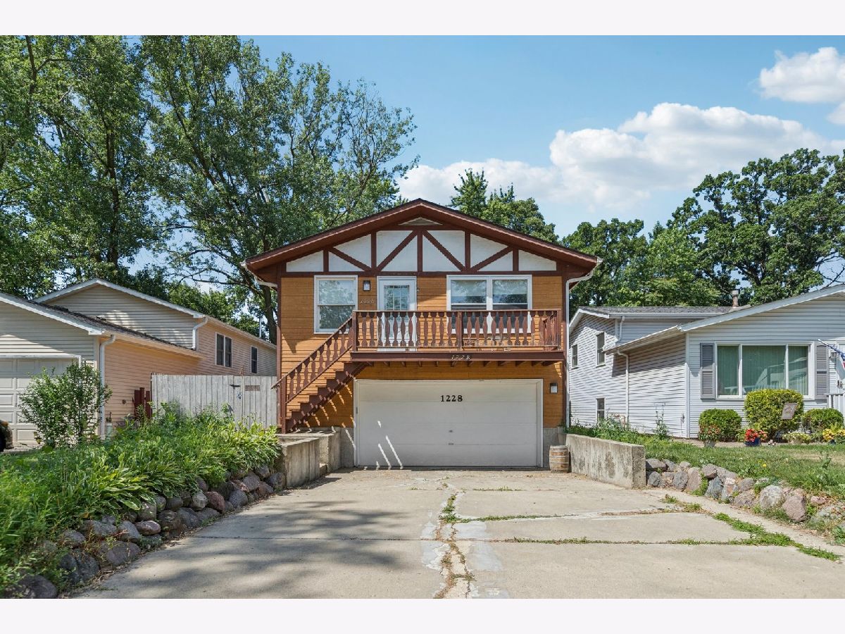 Homes & Condos & Townhomes Sold Round Lake Beach Round Lake Beach Illinois, 1228 Lake Shore