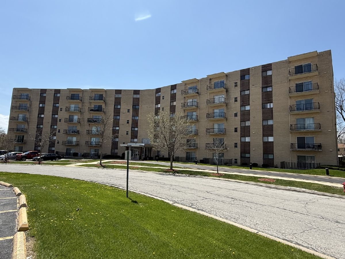Condominiums Sold Cherry Creek Towers Homewood Illinois, 18400 Cherry Creek