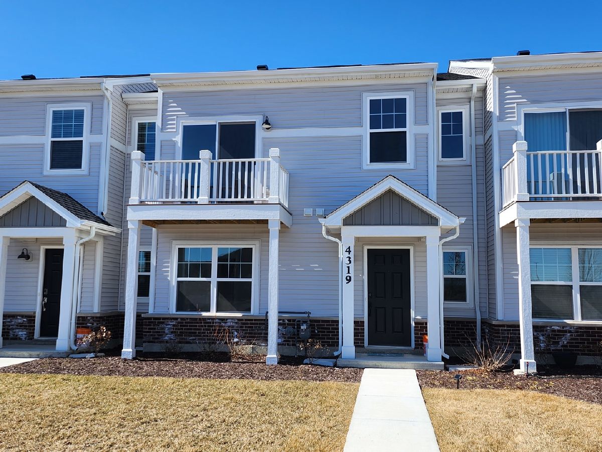 Condos & Townhomes Rented Chelsea Manor Aurora Illinois, 4319 Chelsea Manor