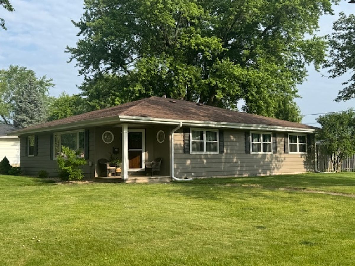  Sold Mendota Illinois, 1700 Sunset