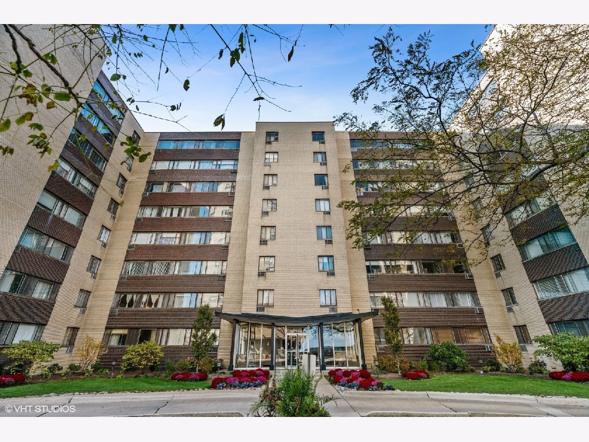 Sold Chicago Illinois, 6300 Sheridan