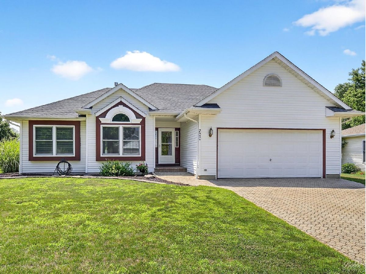  Sold Genoa Illinois, 700 Cottonwood
