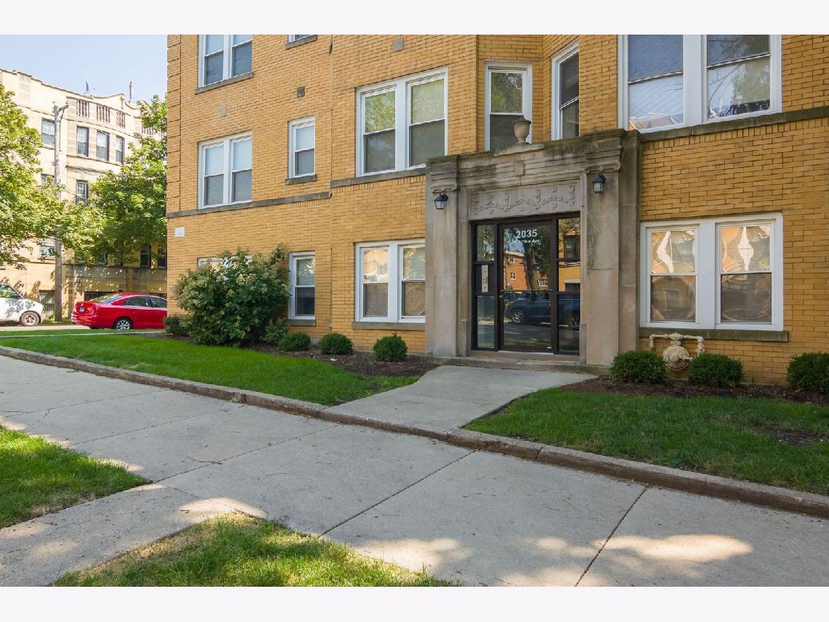 Rented Chicago Illinois, 2035 Arthur