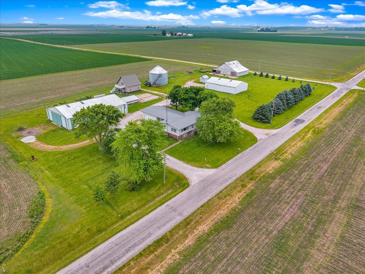  For Sale Tonica Illinois, 708 1950th Road