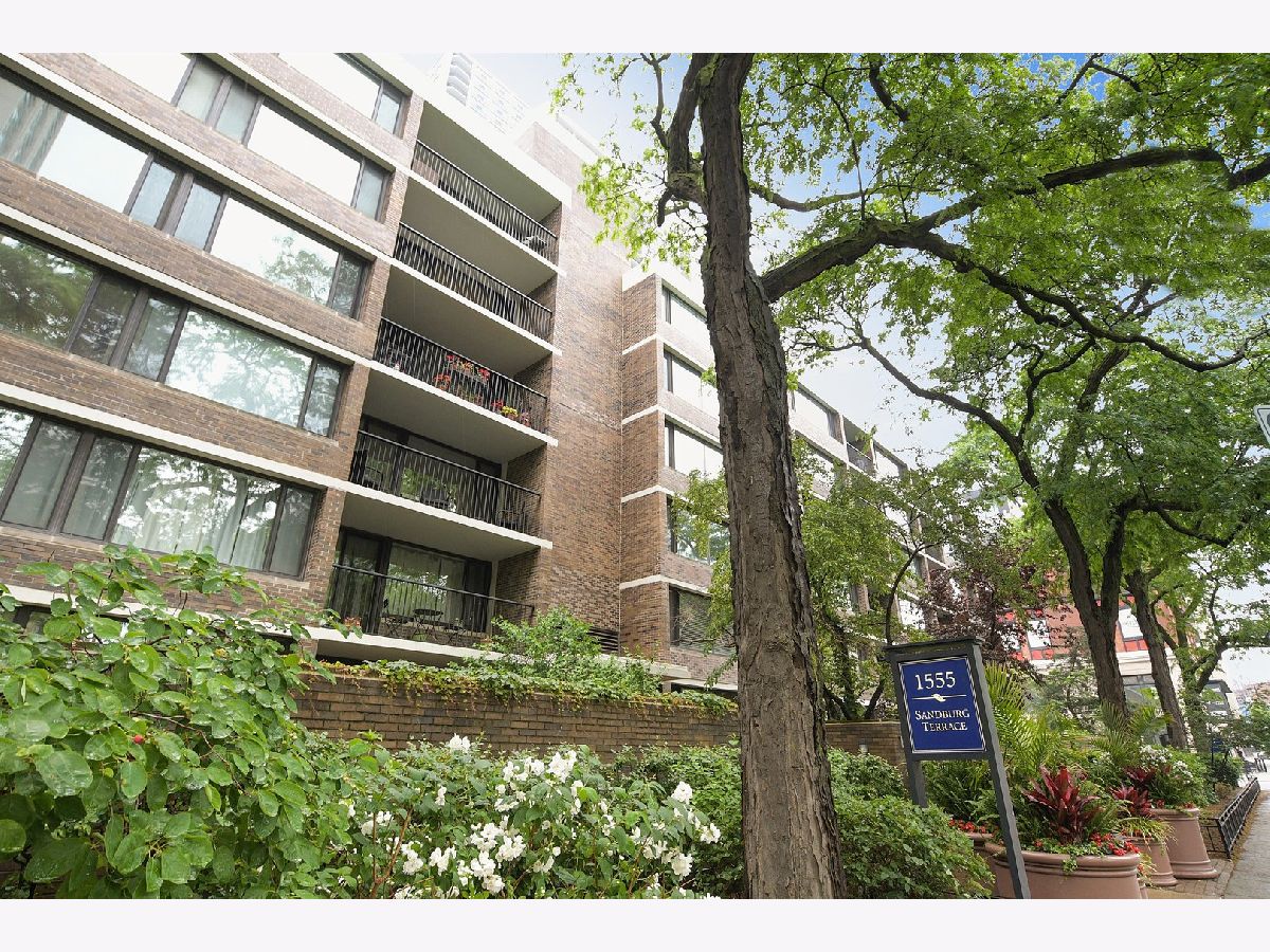 Condos & Townhomes Rented Sandburg Village Chicago Illinois, 1555 Sandburg