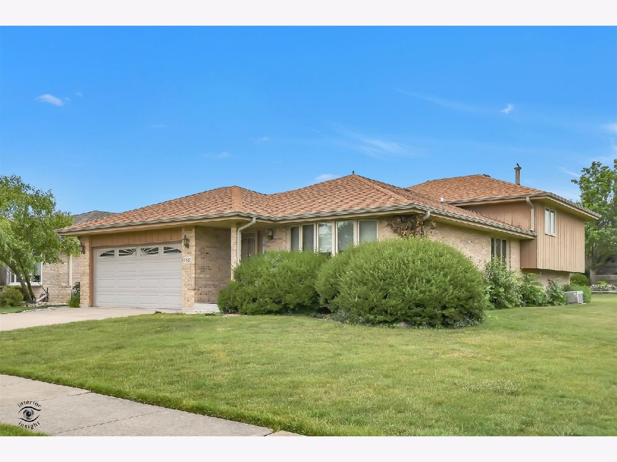  Sold Orland Hills Illinois, 8820 Meadowview
